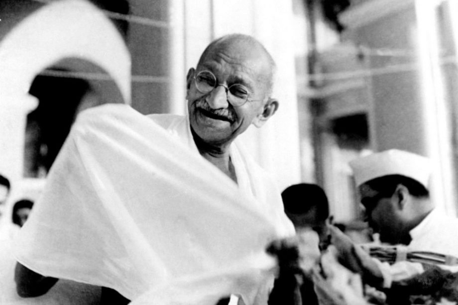 Mahatma Gandhi joyeux, wikicommons
