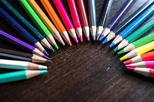 Des crayons de couleurs différentes - Image: 