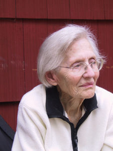 Visage d'une femme âgée, un peu triste et pensive (illustration) - Image: 'Arrugas' by srgpicker 
 https://creativecommons.org/licenses/by-nc/2.0/ http://www.flickr.com/photos/91485322@N00/3846015531