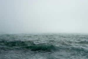 orage sur la mer - Photo by JOHN TOWNER on Unsplash