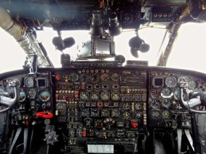 cockpit d'un avion de ligne - Image par ilot de Pixabay