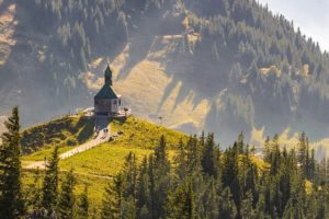 chapelle en montagne - Image par Heidelbergerin de Pixabay 
