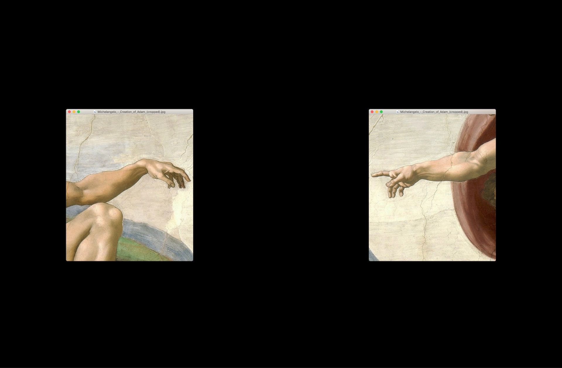 montage séparant la main d'Adam et la main de Dieu de la fresque de Michelange au Vatican - Photo by visuals on https://unsplash.com/fr/photos/femme-en-bas-de-bikini-bleu-couche-sur-textile-bleu-jaWqPEPemvU