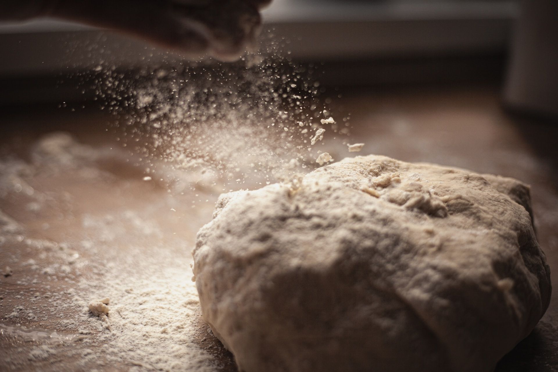 pâte à pain et levain - Photo de Duncan Kidd sur https://unsplash.com/fr/photos/2HMPWWifKrs