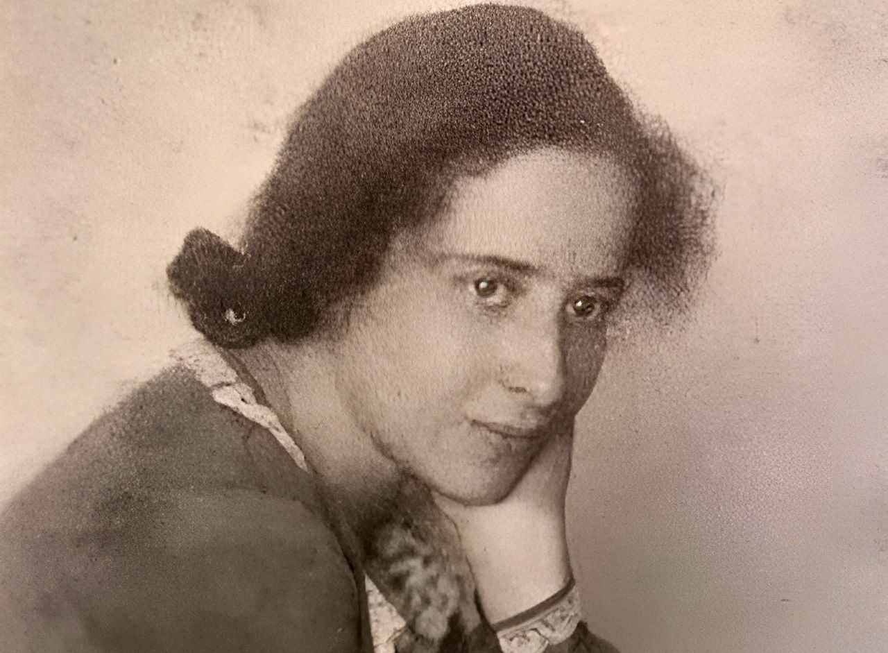 Hannah Arendt en 1924 - https://commons.wikimedia.org/wiki/File:Hannah_Arendt_1924.jpg?uselang=fr