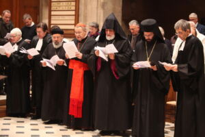Célébration œcuménique - photo © GODONG https://www.godong-photo.com (L'agence photographique des hommes et des religions)