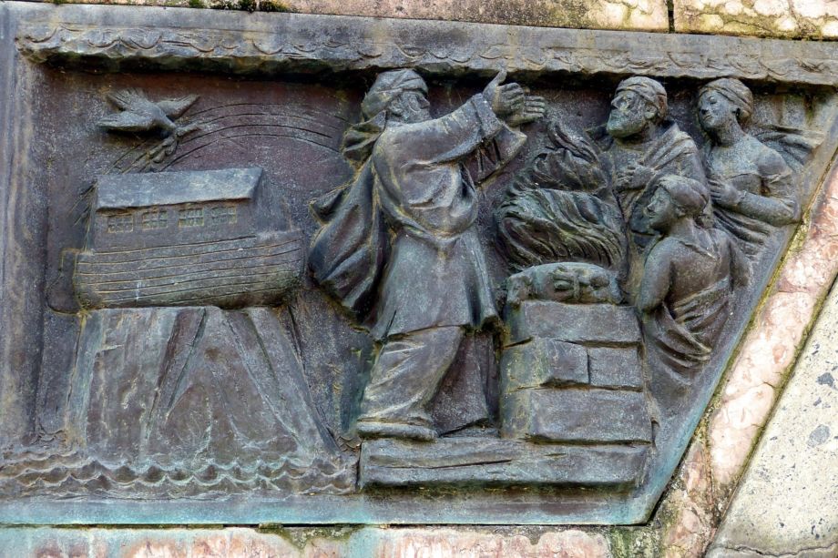 Plaque commémorative de l'alliance universelle avec Noé à Hildesheim (Allemagne) - Image by falco from https://pixabay.com/photos/hildesheim-germany-lower-saxony-673415/