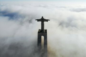 Statue du Christ à Lisbonne au Portugal, au dessus d